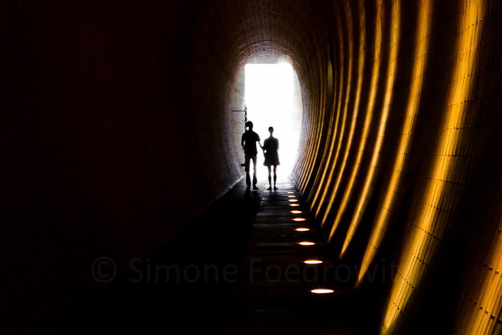 A-0088-paar-gemeinsam-tunnel