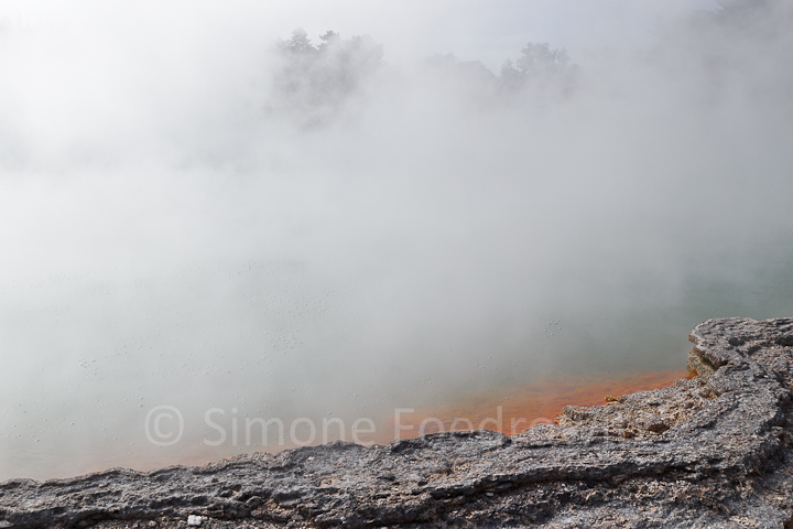 A-0102-wai-o-tapu-champagne-pool