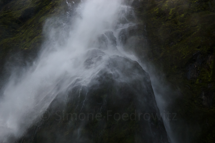 A-0172-stirling-falls-milford-sound-new-zealand