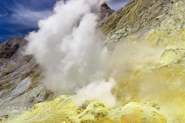 a-0259-steam-volcano-white-island-new-zealand