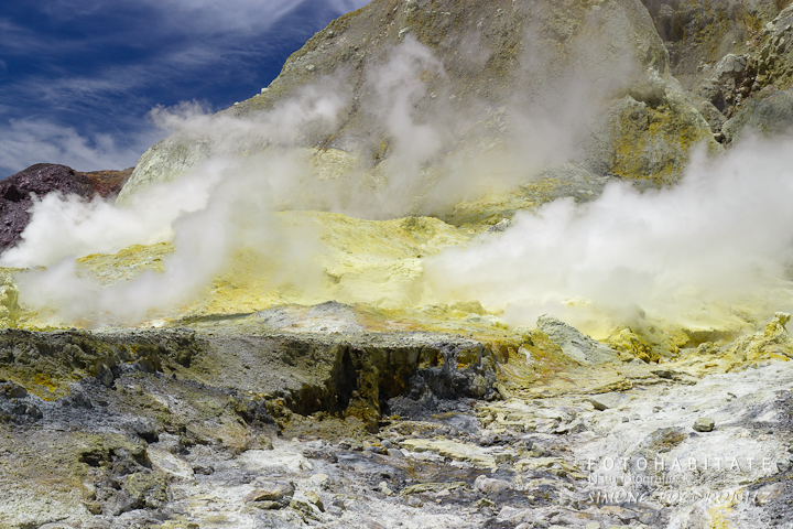 a-0263-steam-white-island-volcano-new-zealand
