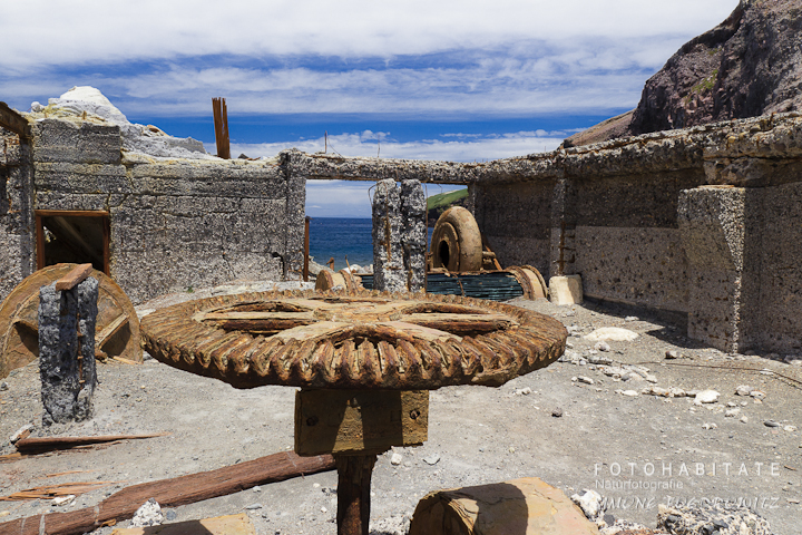 a-0271-sulphur-mine-ruins-white-island-new-zealand