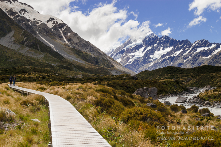 a-240-mt-cook-hooker-valley-track-new-zealand