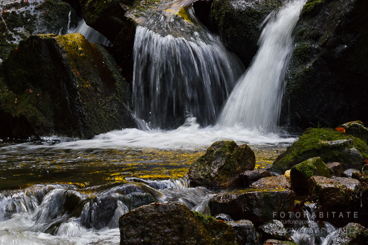 Wasserfälle im Bach